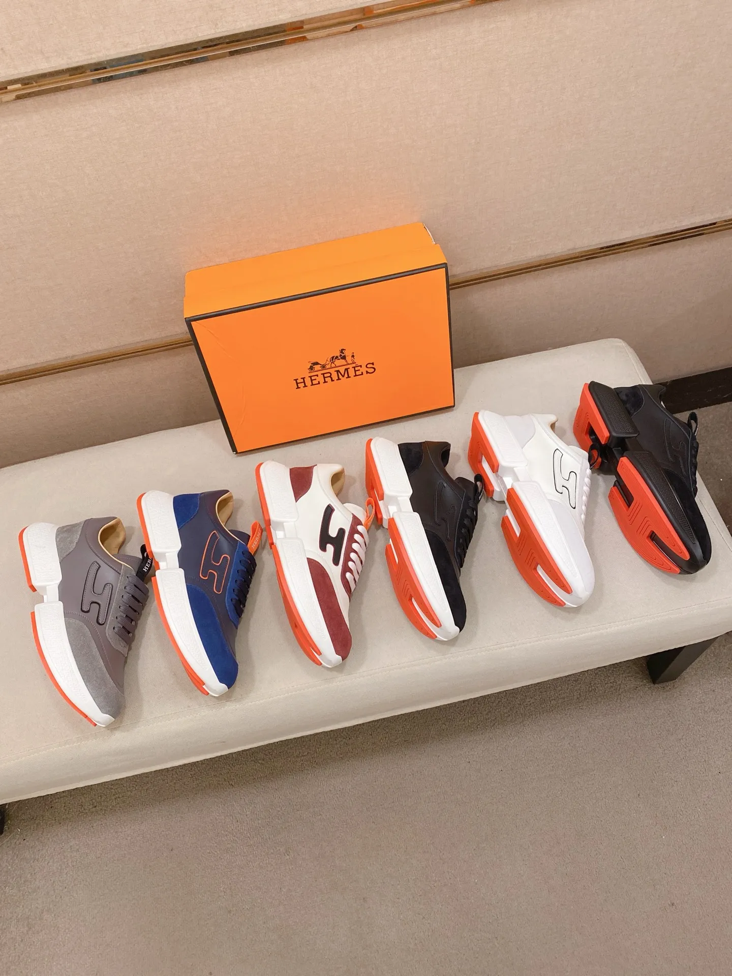 Men's clothing and shoes💰: 480💰《HERMES》【Classic original order·Version】Hermès; top 🔝purchasing agent🔍🔍men's latest 🇺🇸 counter sales simultaneously, imported from Italy original ▲▲cowhide ▲▲ (high-end, nobility, class) ) Exquisite workmanship (Italian 🇮🇹 imported water-dyed 🐂 cowhide lining) sole: original sole provided by the original factory, ⚠️exclusive double-layer activity·TPR·rubber·combined molded outsole; super comfortable·wear-resistant·non-slip·environmental protection The real thing is more beautiful if you take the real thing (high quality, follow the order). You can enter and exit the counter at will * Number of yards: 38-44 (45 can be customized and cannot be returned or exchanged)